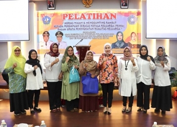 Buka Pelatihan Merias Wajah dan Menggunting Rambut, Hafizha: Masyarakat Bintan Harus Punya Skill