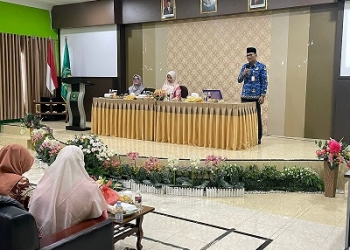 Jadi Narasumber di Pertemuan DWP, Kadis Teguh Bicara Soal Literasi Digital