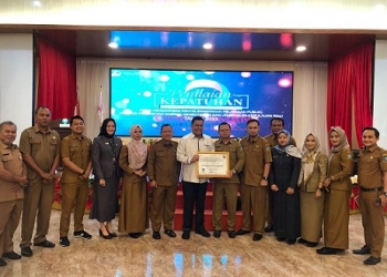 Raih Nilai Terbaik dalam Pelayanan Publik, Pemkab Bintan Terima Penghargaan Ombudsman