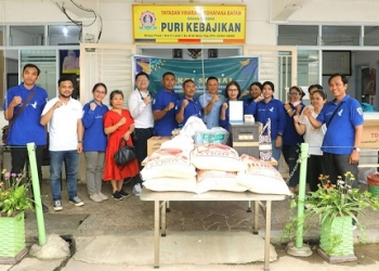 Sambut Natal 2023 dengan Berbagi Kasih, Persekutuan Doa BP Batam Gelar Bakti Sosial