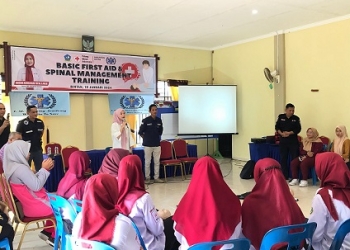 Ini Pesan Hafizha untuk Tim Ambulans PMI Bintan