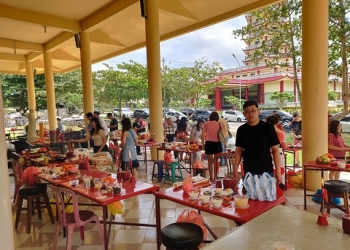 Memasuki Imlek, Warga Tionghoa Ramai Ibadah Leluhur di Vihara Avalokitesvara Graha Tanjungpinang