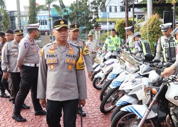 Pastikan Kelayakan Kendaraan Dinas Siap Beroperasi, Kapolres Karimun Lakukan Pemeriksaan