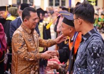 Sidang Terbuka Senat UMRAH ke-22, Gubernur Ansar: Komitmen Tingkatkan Kualitas SDM Melalui Pendidikan