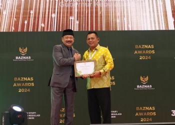 Ansar Ahmad Menerima Anugerah Baznas Award 2024
