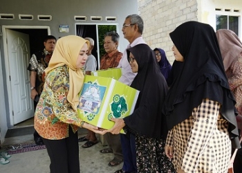 Manfaatkan Momen Ramadan dengan Berbagi Kasih, Kejati Kepri Salurkan 100 Paket Sembako