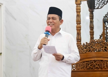 Safari Ramadan di Masjid Darussalam, Ansar Serahkan Bantuan Rp20 Juta