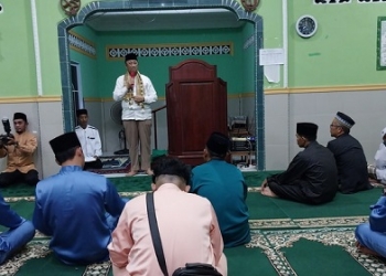 Shalat Tarawih di Masjid Nurul Hikmah, Anwar Hasyim Imbau Masyarakat Menjaga Keharmonisan Daerah