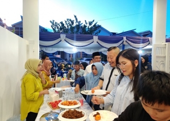 Bagikan 200 Paket Sembako dan Kupon Minuman, Eks Wali Kota Rahma Gelar Bukber di Sapphire Hill