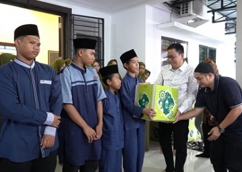 Kajati Kepri Memulai Tugasnya dengan Doa Syukuran dan Berbagi Keberkahan ke Anak-anak Yatim Piatu