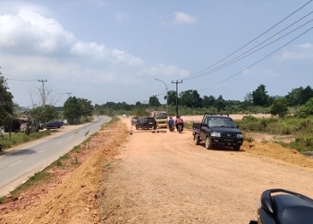 Sudah Diberi Plang Penutupan Jalan, Masih Ada Pengendara yang Nekat Terobos