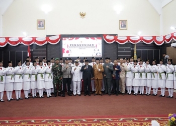 Bupati Karimun Kukuhkan 30 Anggota Paskibraka 2024