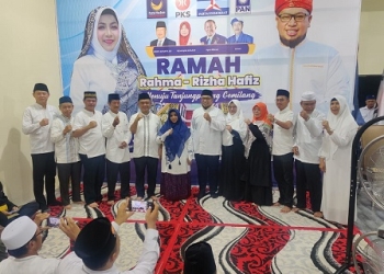 Ratusan Masyarakat dan Anak-anak Yaim Piatu Ikut Mendoakan Pasangan Rahma-Rizha