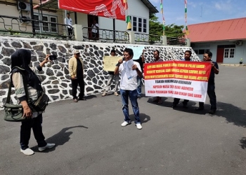 Menuntut Hak, Keluarga Besar Ahli Waris Pulau Ranoh Demo di Kantor BPN Kepri
