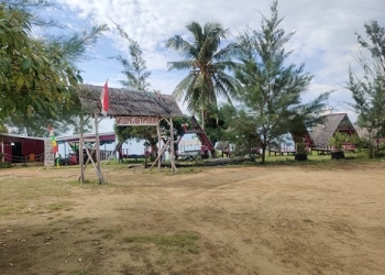 Geliat Wisata Pantai Dompak Kian Memikat Masyarakat Penikmat Senja