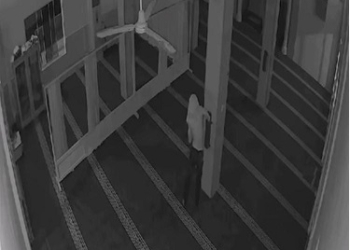Terekam CCTV, Komplotan Maling Bobol Kotak Infaq Masjid Ar-Ridwan Tanjungpinang