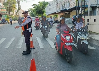 Mengurai Kemacetan di 6 Titik, Dishub & Satlantas Lakukan Pengaturan Jalur Lalin