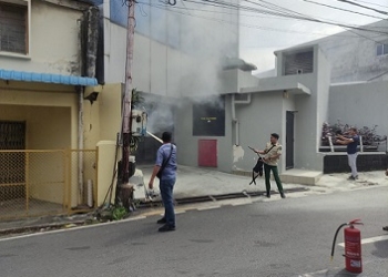 Polsek Tanjungpinang Kota Berhasil Padamkan Kebakaran Trafo PLN