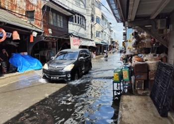 Banjir Rob Melanda Pesisir Tanjungpinang, BPBD Terjunkan Tim ke Lokasi