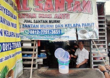 Harga Santan di Tanjungpinang Terus Meroket, Permintaan Konsumen Turun Drastis