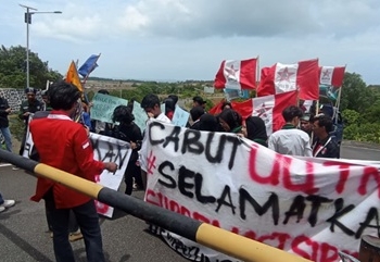Tolak Revisi UU TNI, Ratusan Mahasiswa Berunjuk Rasa di Kantor DPRD Kepri