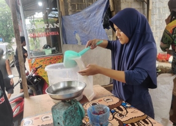 Harga Santan Mahal, Antusiasme Berburu Santan Menjelang Idul Fitri Tetap Tinggi