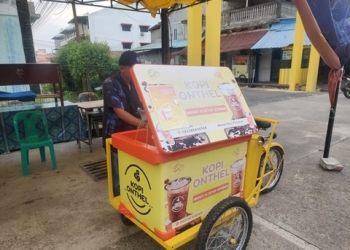 Kopi Onthel Viral di Tanjungpinang, Penjualan Mencapai 200 Cup per Hari