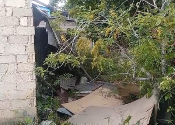 Angin Puting Beliung Terjang Karimun, Puluhan Rumah Warga Rusak, Listrik Padam