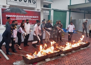 Kejari Karimun Musnahkan Barang Bukti Periode Januari – Juni 2025