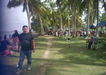 Pantai Batu Kasah Natuna Jadi Sasaran Warga Saat Libur Lebaran