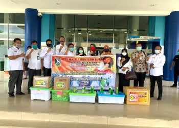 Selama Belajar di Rumah Anak SMK Berkarya Membuat Masker, Hand Sanitizer, Hand Wash Disalurkan ke RSUD RAT
