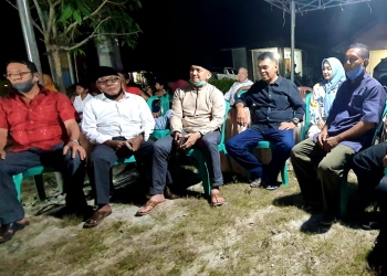 Calon Bupati WS-RH, Saksikan Permainan Alu Didesa Sepempang