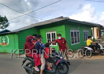 Aksi Peduli, Himalaya Palmatak Berbagi Takjil Berbuka Puasa