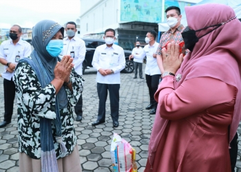 Menanggapi Situasi PPKM Darurat, Rahma & Asosiasi Perbankan Salurkan Bantuan Pangan