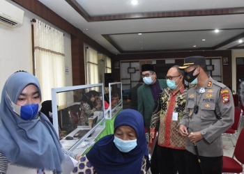 KAPOLRES TANJUNGPINANG TINJAU VAKSINASI MERDEKA DI MESJID AL-FURQON