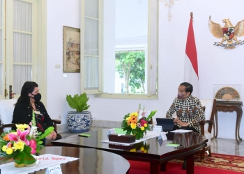 Terima Kunjungan Menlu Selandia Baru, Presiden Hadiahkan Tas Noken Papua