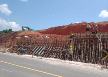 Indikasi Gunakan Material Ilegal, Proyek Preservasi Jalan KM 16 Rp 14 Miliar Asal Jadi?