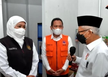 Wapres Semangati dan Hibur Para Pengungsi Erupsi Semeru yang Menyisakan Kesedihan Mendalam