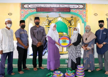 Majelis Ta’lim Terima Perlengkapan Kompang, Wako Rahma: Bangun Komunikasi, Mendukung Kegiatan Marawis