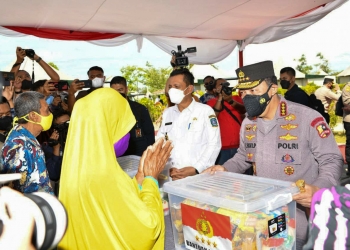 Polri Adakan Vaksin Massal se-Indonesia, Kapolri dan Gubernur Tinjau Pelaksanaannya di Lagoi