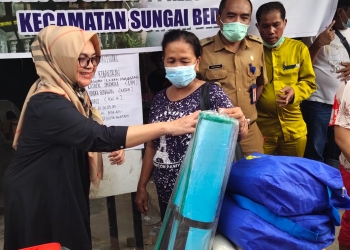 Dinsos Kepri Mendistribusikan Bantuan untuk Warga Terdampak Kebakaran di Batam