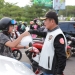Aksi Peduli HDCI Kepri-Batam Bagikan 1000 Takjil & 1000 Liter Migor untuk Pengendara