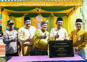 Permudah Transaksi Keuangan Masyarakat Gubernur Resmikan Kantor Bank Riau di Tambelan