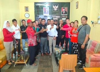 Tak Tahu Mengadu Kemana, Puluhan Warga Desa Berakit Datangi Kantor L-KPK Tanjungpinang untuk Cari Solusi