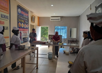Peduli Perempuan Rentan Korban Kekerasan, DP3APM Adakan Pelatihan Ketrampilan Hias Cake, Membuat Roti & Menjahit
