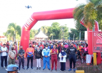 Walikota Rahma Ikuti Gerak Jalan Santai Memperingati Hari Bhayangkara