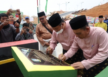 Gubernur Menandatangani Prasasti, Jembatan Selayang Pandang II Jadi Ikon Baru Tarempa