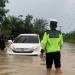 Diguyur Hujan Lebat, Jalan Batu 23 Kijang Banjir Setinggi Pinggang Orang Dewasa