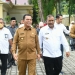 Kembali Gubernur Serahkan Bansos dan Bantuan Pertanian ke Masyarakat Karimun
