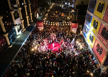 Jadi Promosi Wisata, Ribuan Warga Antusias Nonton Festival Lampion di Kota Lama
